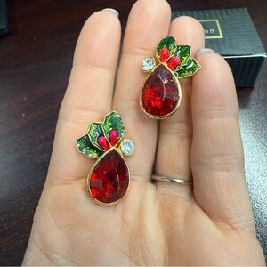 Avon “Mistletoe” Festive Red and Green Crystal clip Earrings NIB vintage 1993